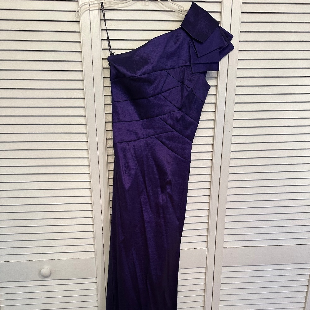 Jessica McClintock One Shoulder gown